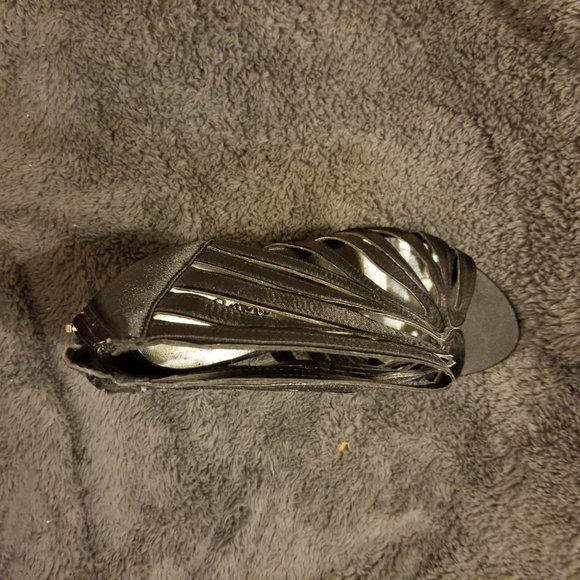 Limelight Heels - Picture 2 of 4